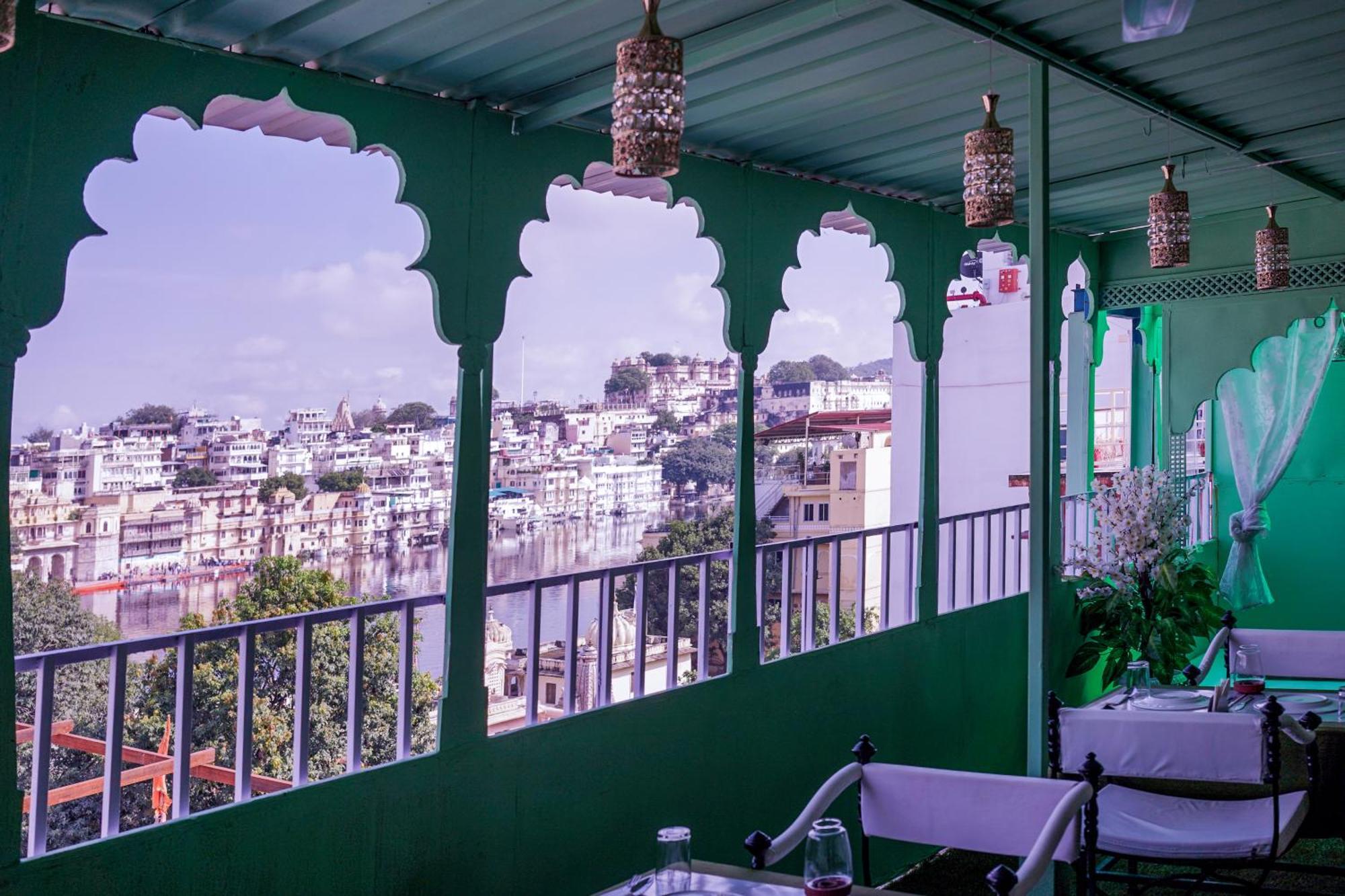 Island Tower Guest House Udaipur Exterior photo