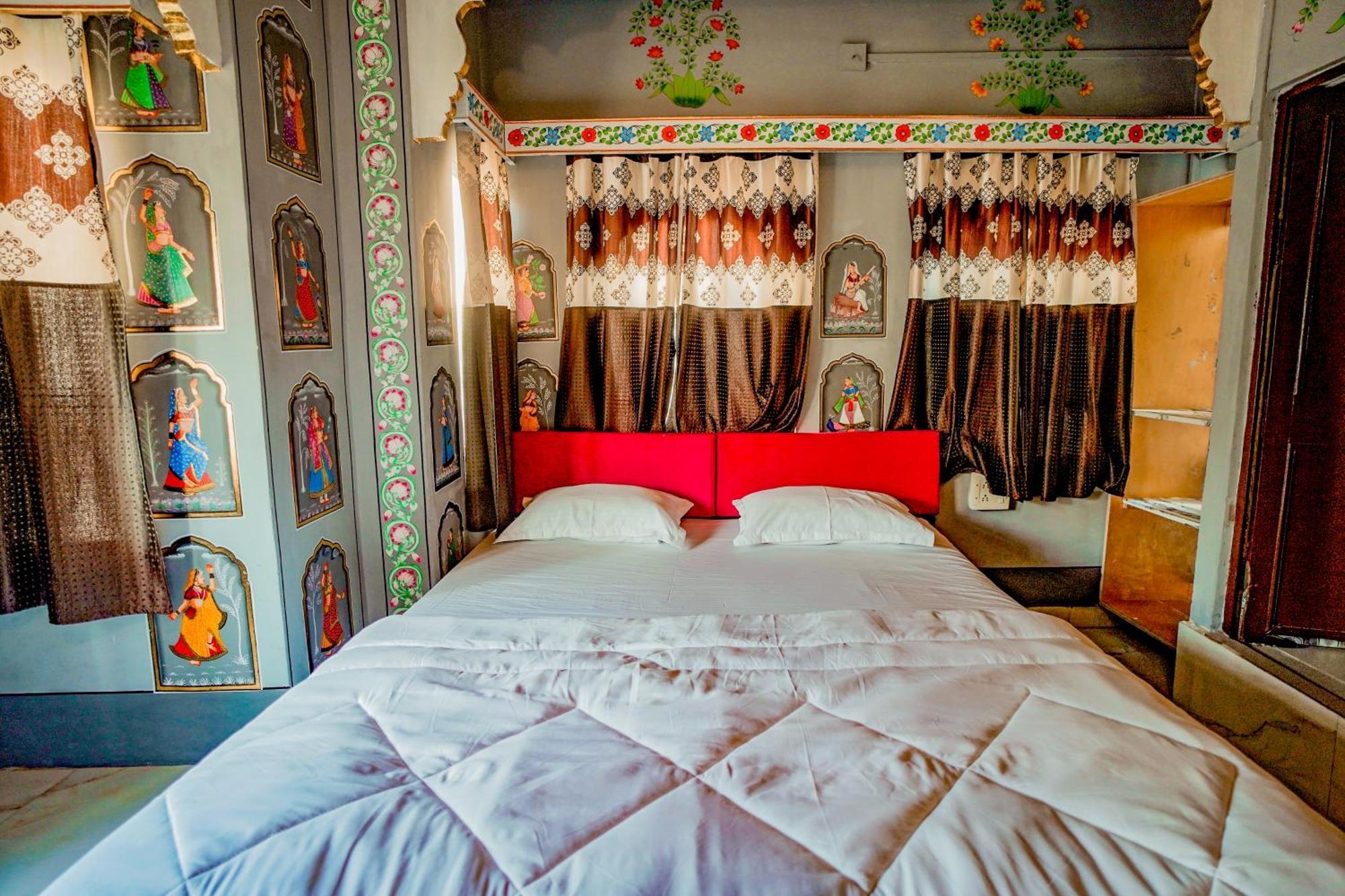 Island Tower Guest House Udaipur Exterior photo